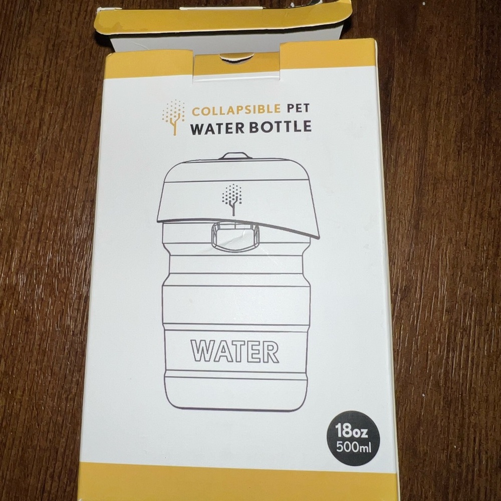 New in Box Black Collapsible Pet Water Bottle 18oz - Picture 2 of 9